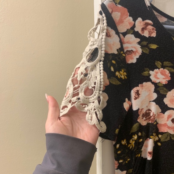 Maternity top - Picture 3 of 3